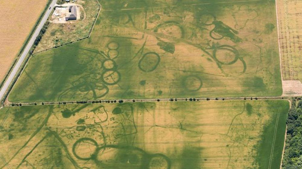 1 500 sites ont déjà été découverts en 2011 à la suite d’un épisode de sécheresse du même acabit que celui de cet été.  @HistoricEngland/Twitter